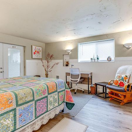 Charming Updated Retreat Walk To Lake Stevens! Extérieur photo